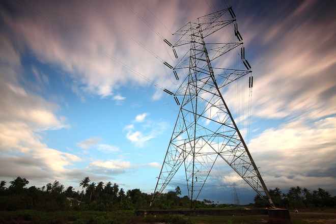 英伟达 CEO 黄仁勋：AI 数据中心应建设配套离网发电能力