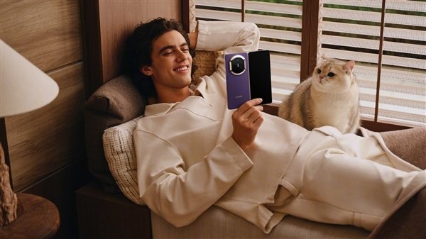 国内折叠屏手机份额排名：华为独占66%！远超荣耀、三星等其他所有厂商总和